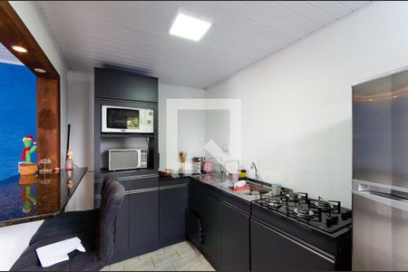 Casa à venda com 350m², 5 quartos e 1 vaga Casa à venda com 350m², 5 quartos e 1 vagaCozinha