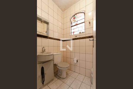 Casa à venda com 350m², 5 quartos e 1 vaga Casa à venda com 350m², 5 quartos e 1 vagaBanheiro