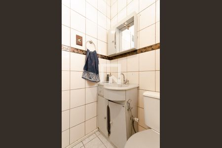 Casa à venda com 350m², 5 quartos e 1 vaga Casa à venda com 350m², 5 quartos e 1 vagaBanheiro