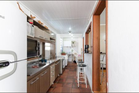 Casa à venda com 350m², 5 quartos e 1 vaga Casa à venda com 350m², 5 quartos e 1 vagaCozinha