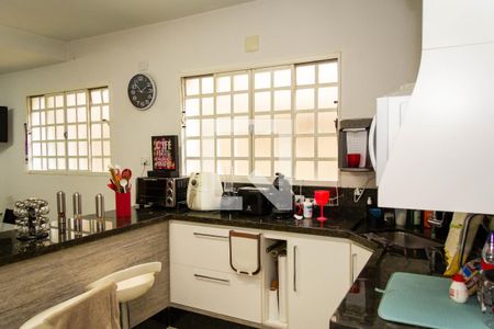 Casa à venda com 172m², 4 quartos e 2 vagas Casa à venda com 172m², 4 quartos e 2 vagasCopa e Cozinha