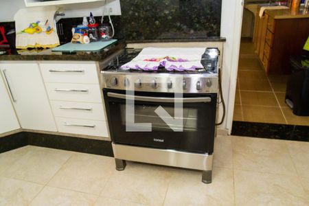 Casa à venda com 172m², 4 quartos e 2 vagas Casa à venda com 172m², 4 quartos e 2 vagasCopa e Cozinha