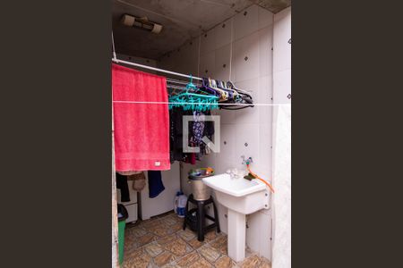 Casa à venda com 172m², 4 quartos e 2 vagas Casa à venda com 172m², 4 quartos e 2 vagasÁrea de Serviço aberta