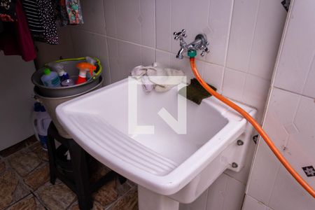 Casa à venda com 172m², 4 quartos e 2 vagas Casa à venda com 172m², 4 quartos e 2 vagasÁrea de Serviço aberta