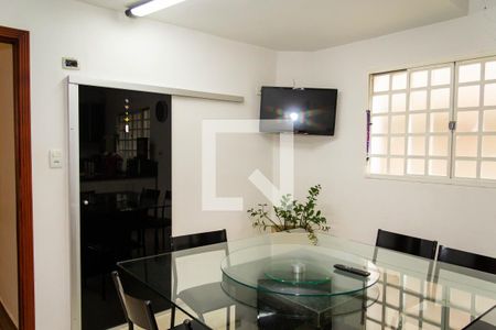 Casa à venda com 172m², 4 quartos e 2 vagas Casa à venda com 172m², 4 quartos e 2 vagasCopa e Cozinha