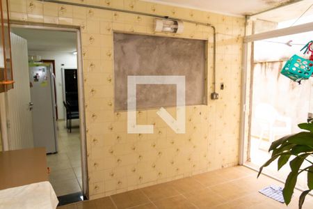 Casa à venda com 172m², 4 quartos e 2 vagas Casa à venda com 172m², 4 quartos e 2 vagasÁrea de Serviço