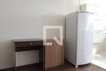 Sala/Cozinha de kitnet/studio para alugar com 1 quarto, 45m² em Centro, Campinas