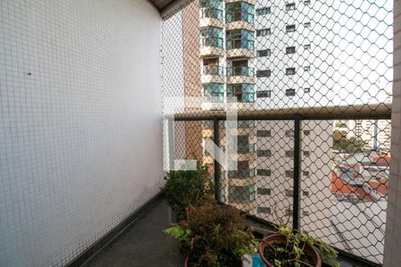 Apartamento à venda com 186m², 4 quartos e 2 vagasVaranda