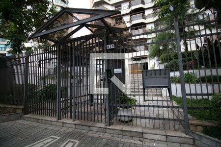 Apartamento à venda com 186m², 4 quartos e 2 vagasFachada