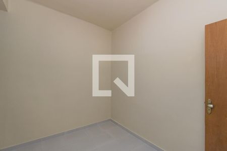 Quarto 1 de casa para alugar com 2 quartos, 56m² em Bonsucesso, Rio de Janeiro