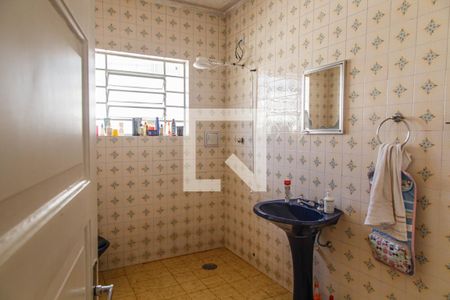 Casa à venda com 240m², 3 quartos e 8 vagasBanheiro