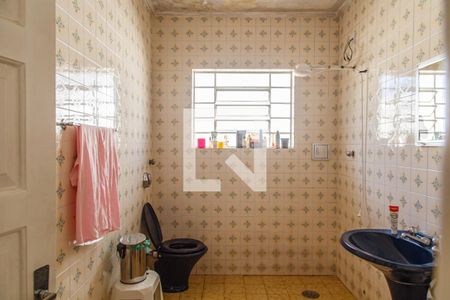 Casa à venda com 240m², 3 quartos e 8 vagasBanheiro