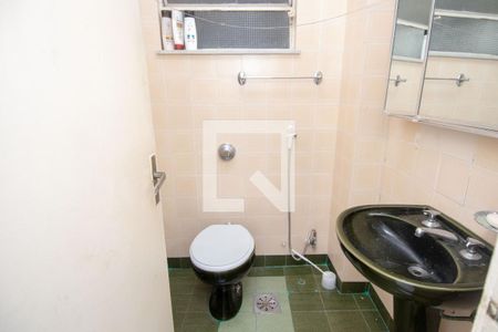 Banheiro de kitnet/studio para alugar com 1 quarto, 25m² em Copacabana, Rio de Janeiro