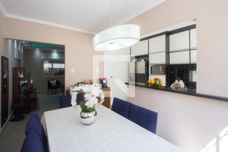 Casa à venda com 150m², 3 quartos e 1 vaga Casa à venda com 150m², 3 quartos e 1 vagaSala de Jantar