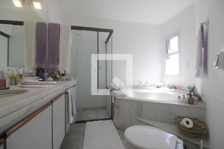 Apartamento à venda com 206m², 3 quartos e 2 vagasBanheiro da suíte