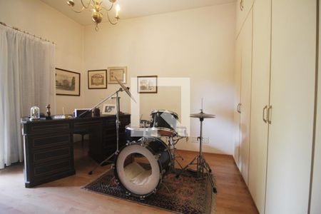 Quarto 1 de apartamento à venda com 3 quartos, 206m² em Vila Suzana, São Paulo