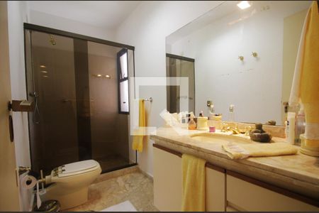 Apartamento à venda com 206m², 3 quartos e 2 vagasBanheiro