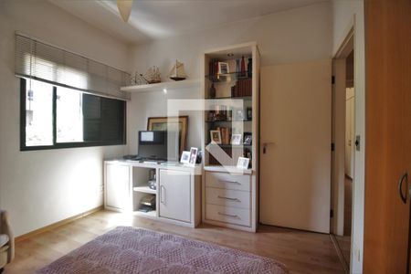 Apartamento à venda com 206m², 3 quartos e 2 vagasQuarto 2