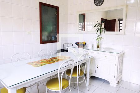 Casa à venda com 216m², 3 quartos e 4 vagasCozinha 