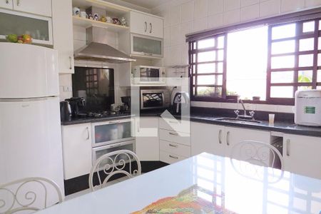 Casa à venda com 216m², 3 quartos e 4 vagasCozinha - Armários