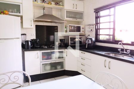 Casa à venda com 216m², 3 quartos e 4 vagasCozinha - Armários