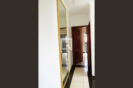 Casa à venda com 216m², 3 quartos e 4 vagasCorredor