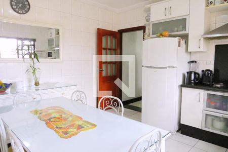 Casa à venda com 216m², 3 quartos e 4 vagasCozinha - Armários