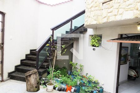 Casa à venda com 216m², 3 quartos e 4 vagasEntrada