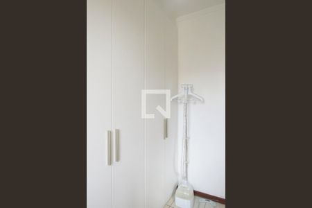 Casa à venda com 216m², 3 quartos e 4 vagasQuarto 2 - Armários