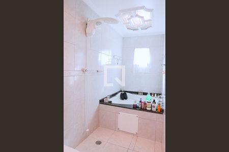 Casa à venda com 216m², 3 quartos e 4 vagasBanheiro da Suíte