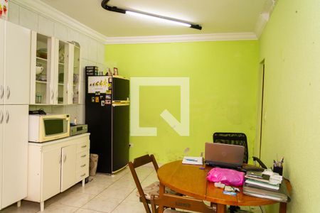 Casa para alugar com 300m², 4 quartos e 4 vagasCozinha da edícula
