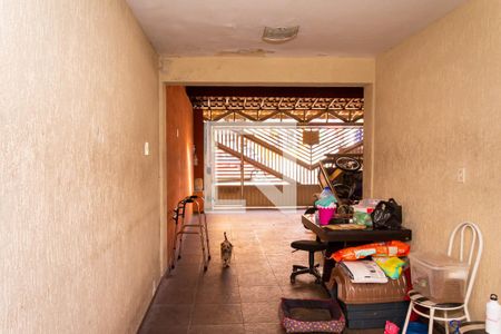 Casa para alugar com 300m², 4 quartos e 4 vagasHall / garagem