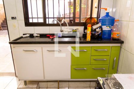 Casa para alugar com 300m², 4 quartos e 4 vagasCozinha da edícula