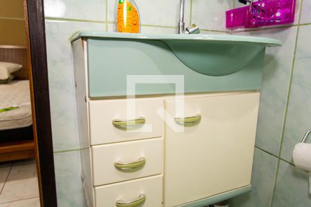 Casa para alugar com 300m², 4 quartos e 4 vagasBanheiro  da edícula