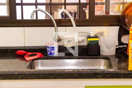 Casa para alugar com 300m², 4 quartos e 4 vagasCozinha da edícula