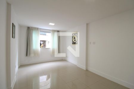 Apartamento à venda com 80m², 3 quartos e 2 vagasQuarto 2