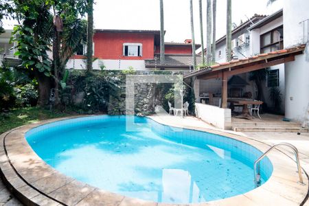 Casa à venda com 1250m², 4 quartos e 5 vagasPiscina