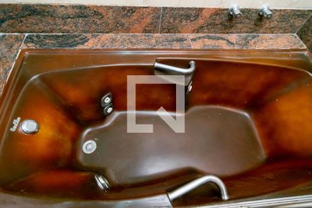 Casa à venda com 1250m², 4 quartos e 5 vagasBanheiro da Suíte 1