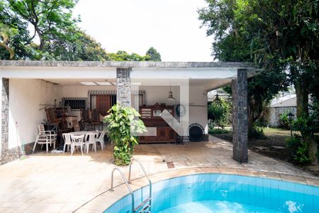 Casa à venda com 1250m², 4 quartos e 5 vagasPiscina