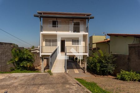Casa à venda com 150m², 2 quartos e 2 vagas Casa à venda com 150m², 2 quartos e 2 vagasFachada