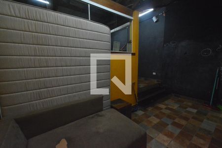 Casa à venda com 200m², 2 quartos e 2 vagas Casa à venda com 200m², 2 quartos e 2 vagasQuintal
