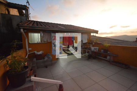 Casa à venda com 200m², 2 quartos e 2 vagas Casa à venda com 200m², 2 quartos e 2 vagasSacada