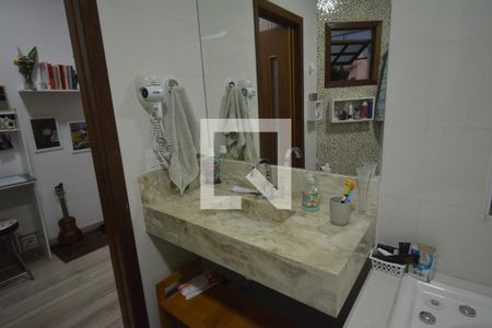 Casa à venda com 200m², 2 quartos e 2 vagas Casa à venda com 200m², 2 quartos e 2 vagasBanheiro da Suíte 2