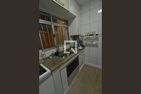 Casa à venda com 200m², 2 quartos e 2 vagas Casa à venda com 200m², 2 quartos e 2 vagasCozinha