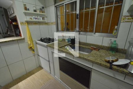 Casa à venda com 200m², 2 quartos e 2 vagas Casa à venda com 200m², 2 quartos e 2 vagasCozinha