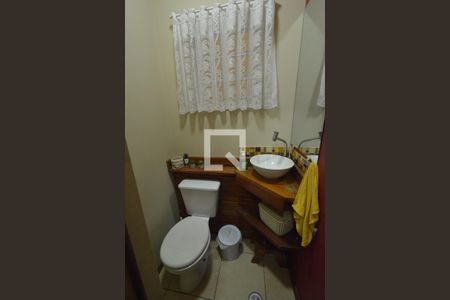 Casa à venda com 200m², 2 quartos e 2 vagas Casa à venda com 200m², 2 quartos e 2 vagasLavabo