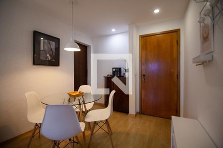 Sala - 2 ambientes de apartamento para alugar com 1 quarto, 60m² em Barra da Tijuca, Rio de Janeiro