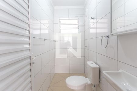 Casa para alugar com 100m², 2 quartos e 3 vagas Casa para alugar com 100m², 2 quartos e 3 vagasBanheiro de serviço