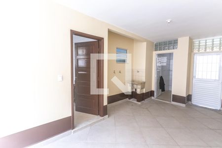 Casa para alugar com 100m², 2 quartos e 3 vagas Casa para alugar com 100m², 2 quartos e 3 vagasÁrea de serviço
