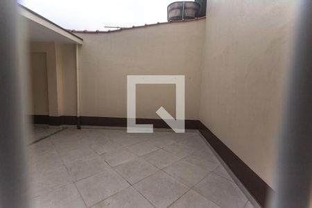 Casa para alugar com 100m², 2 quartos e 3 vagas Casa para alugar com 100m², 2 quartos e 3 vagasVista quarto de serviço